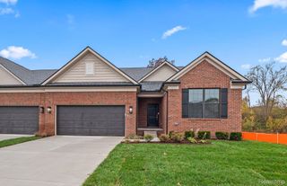 55818 Oak Pointe Drive, Shelby Charter Township, MI 48315