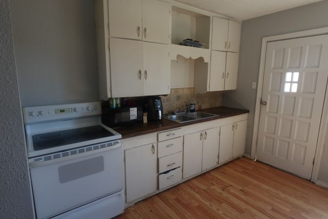 204 S Williams Drive, Comanche, TX 76442