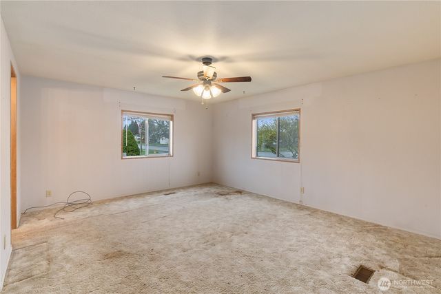 119 N 3rd Street, Pe Ell, WA 98572