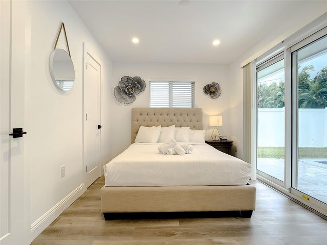 2100 NE 45th Street 1, Fort Lauderdale, FL 33308