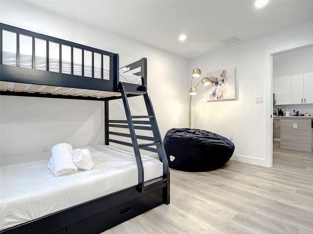 2100 NE 45th Street 1, Fort Lauderdale, FL 33308