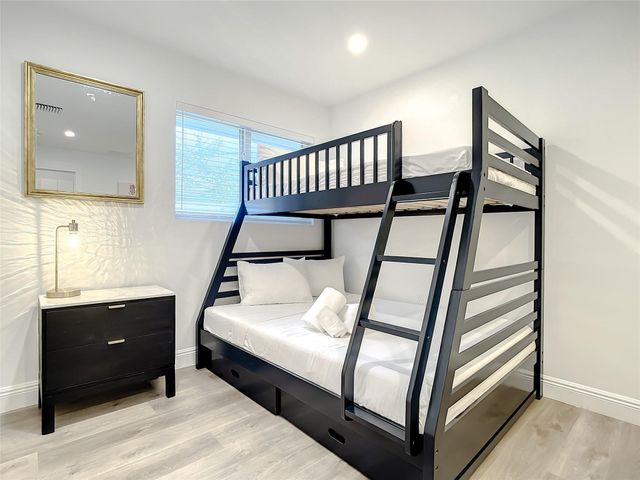 2100 NE 45th Street 1, Fort Lauderdale, FL 33308