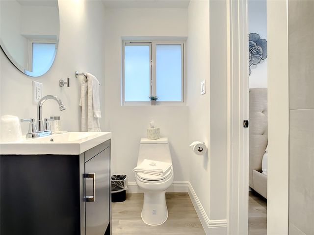 2100 NE 45th Street 1, Fort Lauderdale, FL 33308