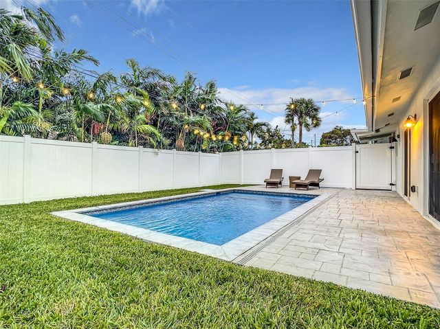 2100 NE 45th Street 1, Fort Lauderdale, FL 33308