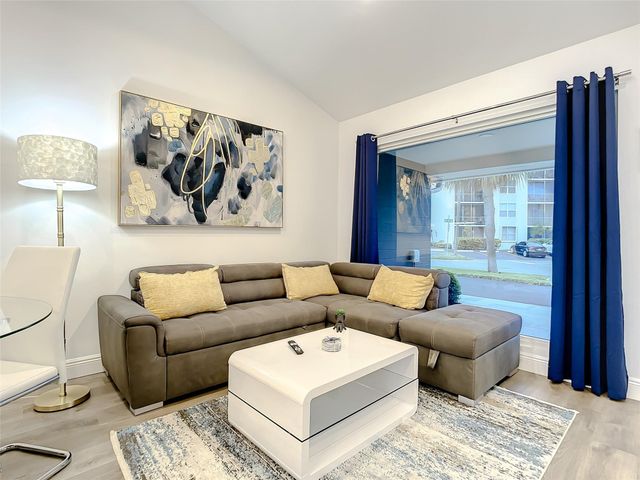 2100 NE 45th Street 1, Fort Lauderdale, FL 33308