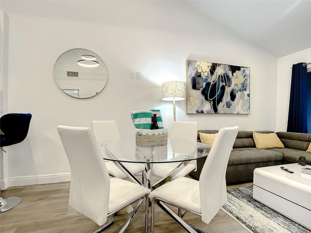 2100 NE 45th Street 1, Fort Lauderdale, FL 33308