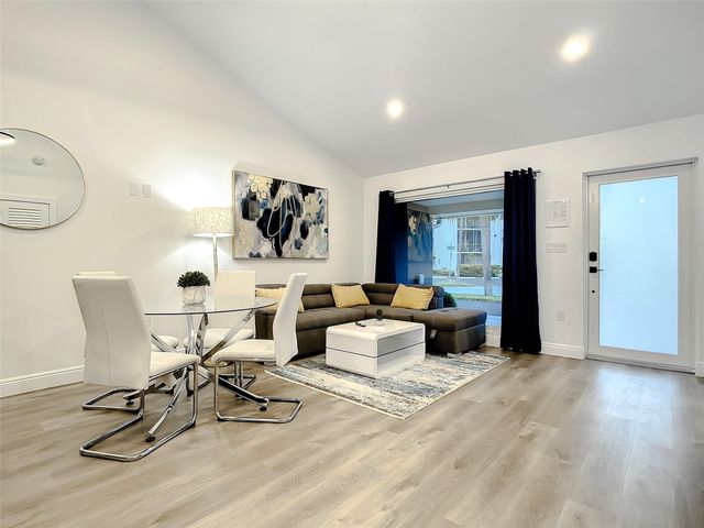 2100 NE 45th Street 1, Fort Lauderdale, FL 33308