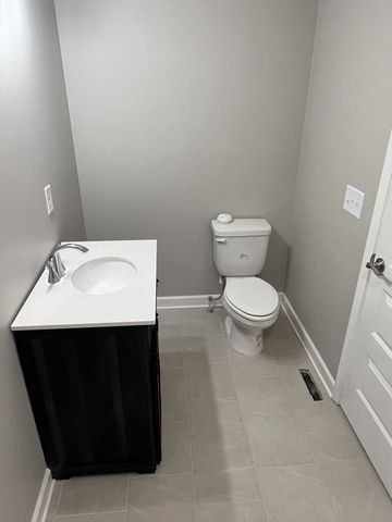 952 N Broadway, Portland, TN 37148