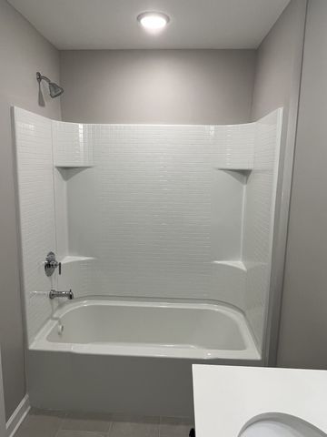 952 N Broadway, Portland, TN 37148