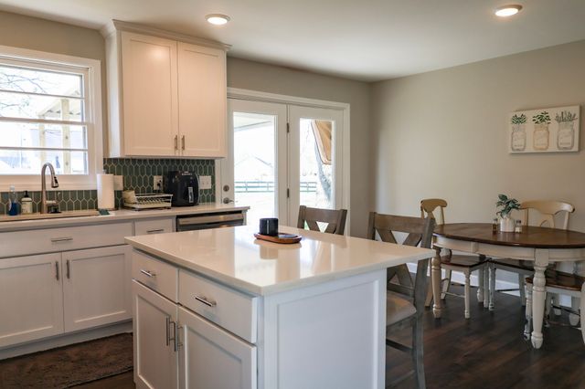 952 N Broadway, Portland, TN 37148