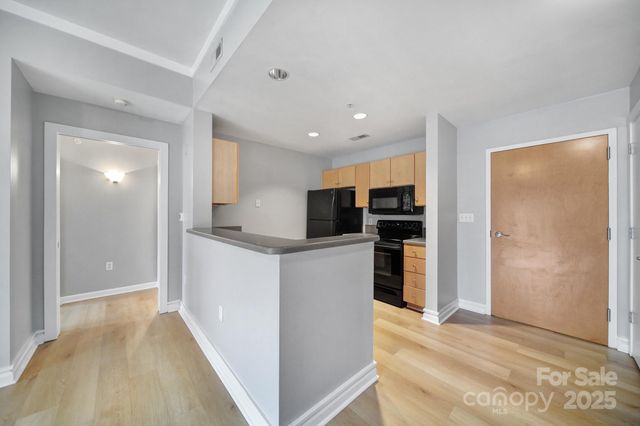 715 N Church Street 311, Charlotte, NC 28202