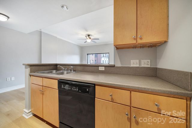 715 N Church Street 311, Charlotte, NC 28202