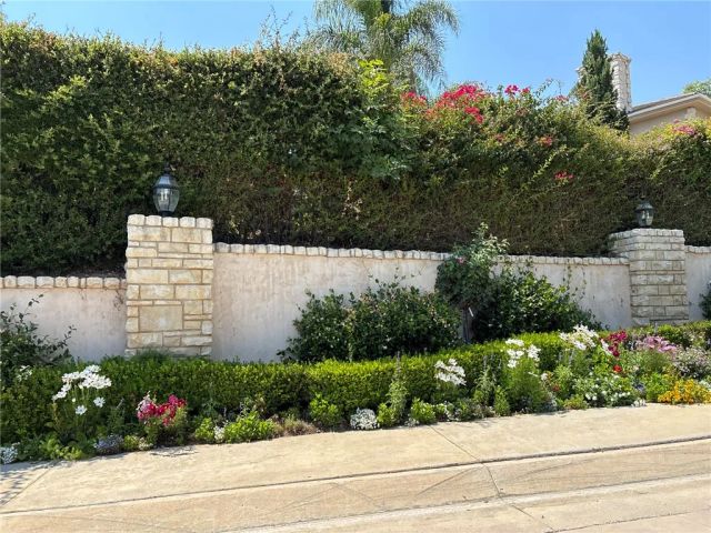 9507 Hunt Club Lane, Chatsworth, CA 91311