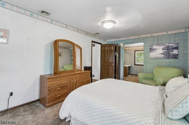 39 Robin Hood Way, Wayne Twp., NJ 07470