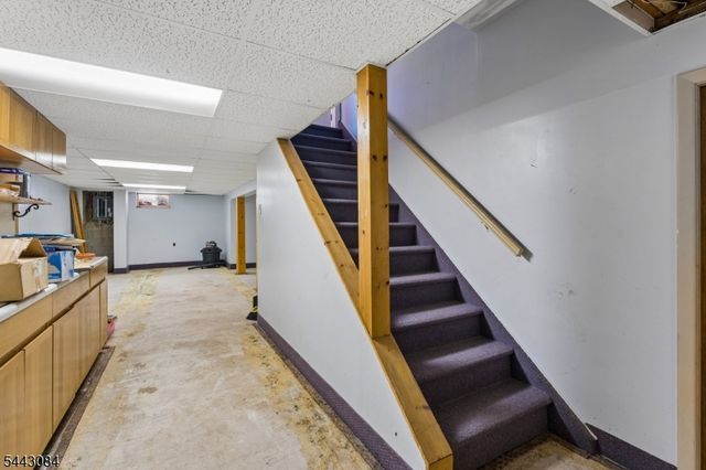 39 Robin Hood Way, Wayne Twp., NJ 07470