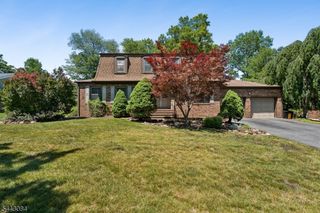 39 Robin Hood Way, Wayne Twp., NJ 07470