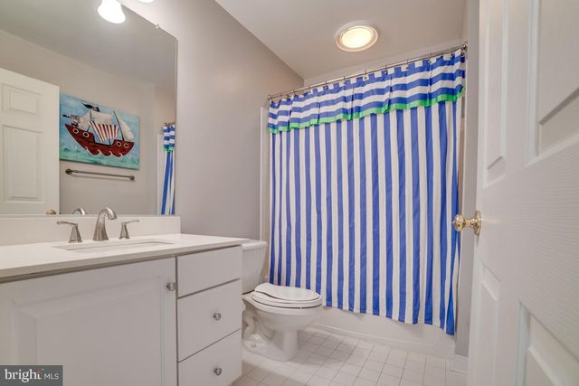1685 HUNTING CREEK DR, Alexandria, VA 22314