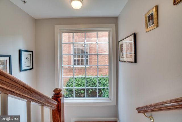 1685 HUNTING CREEK DR, Alexandria, VA 22314