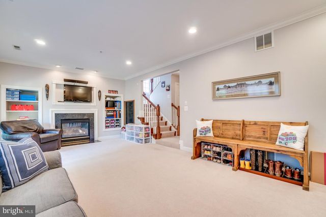 1685 HUNTING CREEK DR, Alexandria, VA 22314