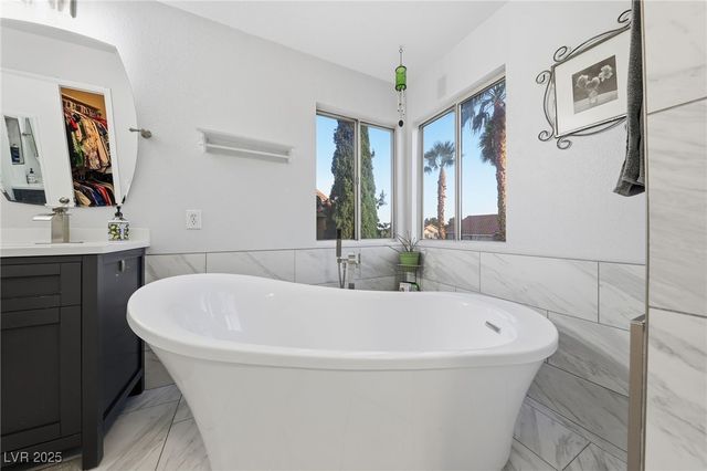 9429 Abalone Way, Las Vegas, NV 89117