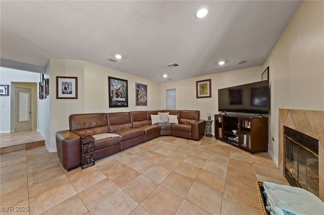 9429 Abalone Way, Las Vegas, NV 89117