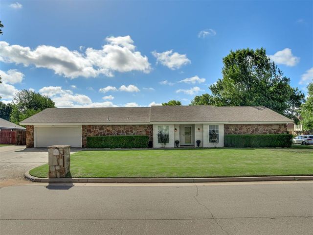 2010 Bonnycastle Lane, Yukon, OK 73099