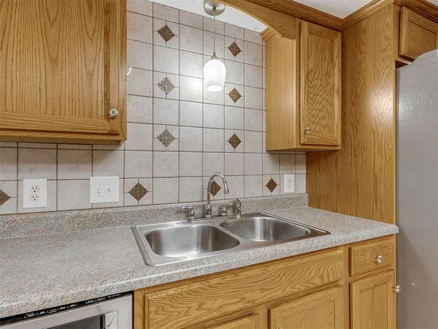 2010 Bonnycastle Lane, Yukon, OK 73099