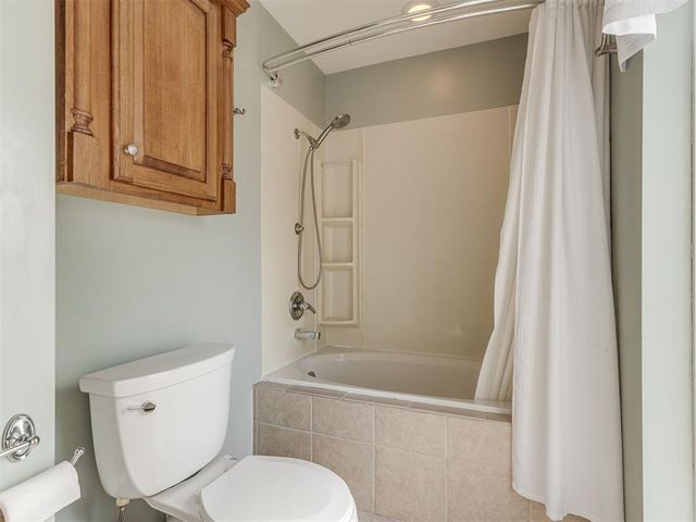 2010 Bonnycastle Lane, Yukon, OK 73099