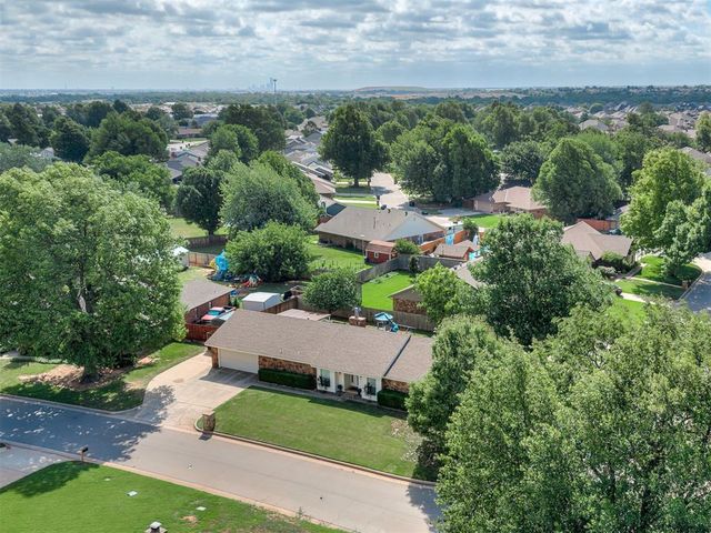 2010 Bonnycastle Lane, Yukon, OK 73099