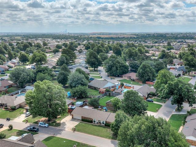 2010 Bonnycastle Lane, Yukon, OK 73099