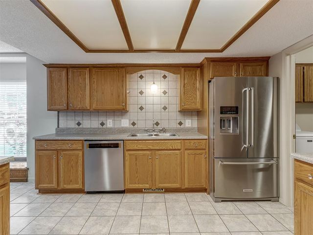 2010 Bonnycastle Lane, Yukon, OK 73099