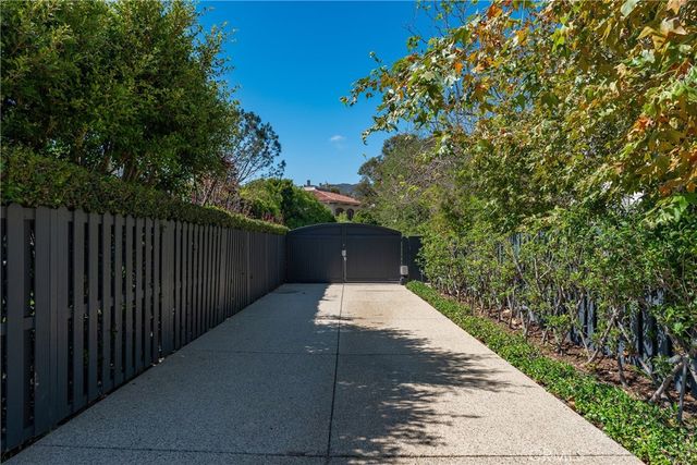 28850 Hampton Place, Malibu, CA 90265