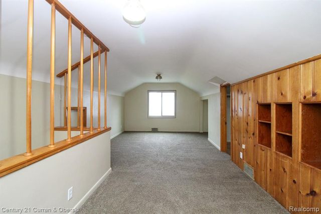 7907 W Morrow Circle, Dearborn, MI 48126