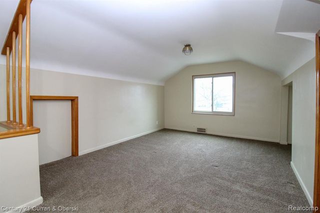 7907 W Morrow Circle, Dearborn, MI 48126