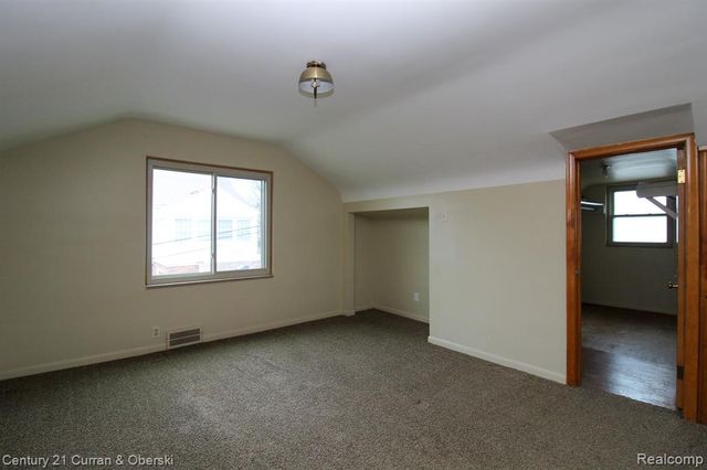 7907 W Morrow Circle, Dearborn, MI 48126