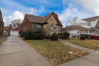 7907 W Morrow Circle, Dearborn, MI 48126