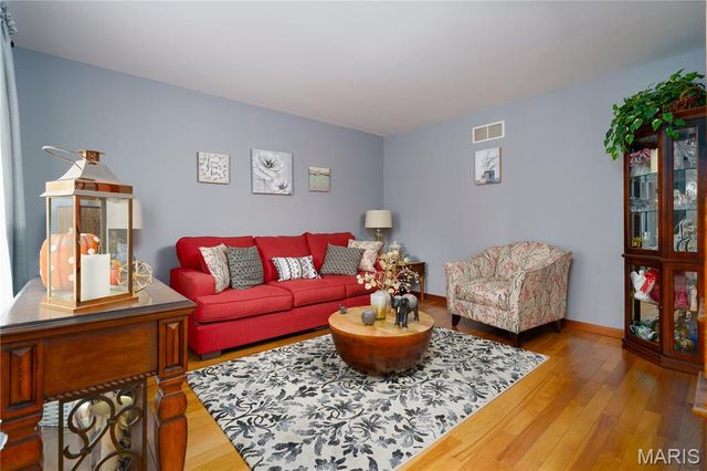 19 Chelsea Road, Collinsville, IL 62234