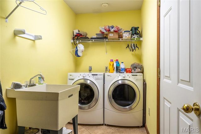 19 Chelsea Road, Collinsville, IL 62234