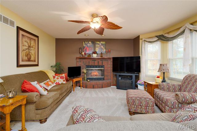 19 Chelsea Road, Collinsville, IL 62234