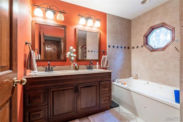 19 Chelsea Road, Collinsville, IL 62234