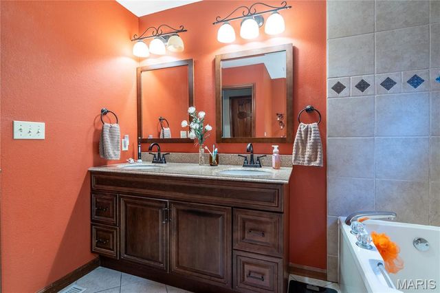 19 Chelsea Road, Collinsville, IL 62234