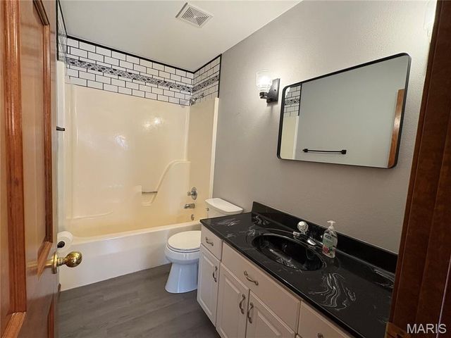 19 Chelsea Road, Collinsville, IL 62234