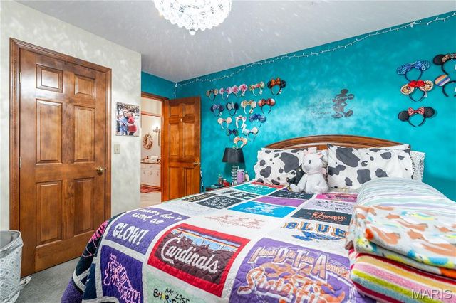 19 Chelsea Road, Collinsville, IL 62234