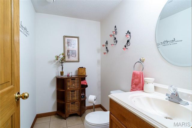 19 Chelsea Road, Collinsville, IL 62234