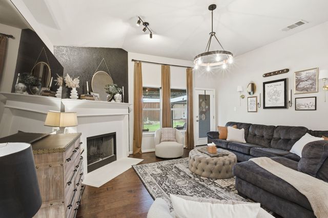 4003 Gabi Avenue, Heartland, TX 75126