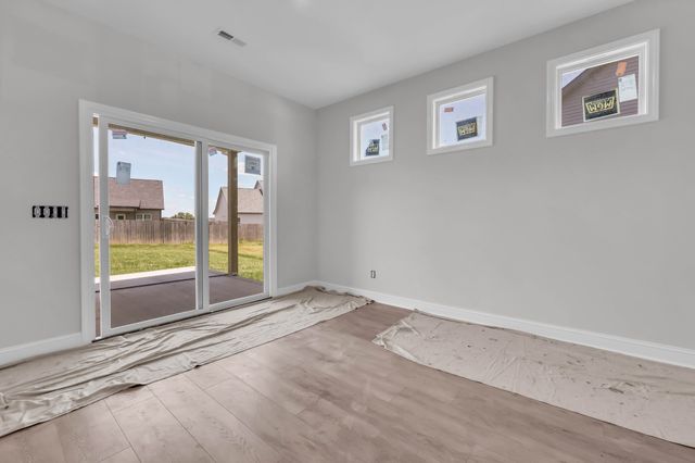 160 Leitrim Dr, Clarksville, TN 37042