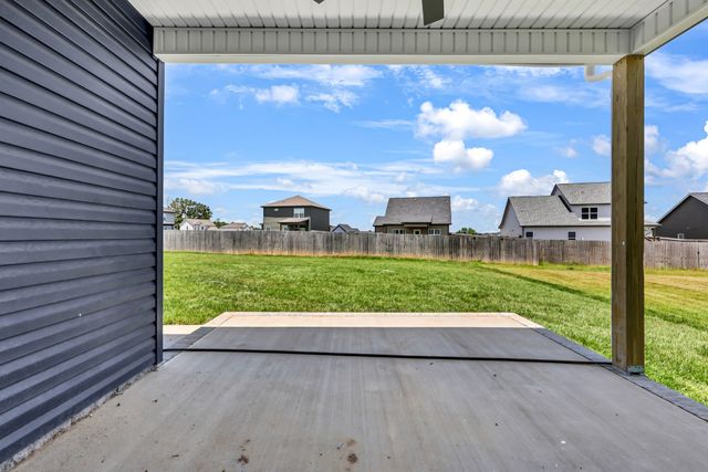 160 Leitrim Dr, Clarksville, TN 37042