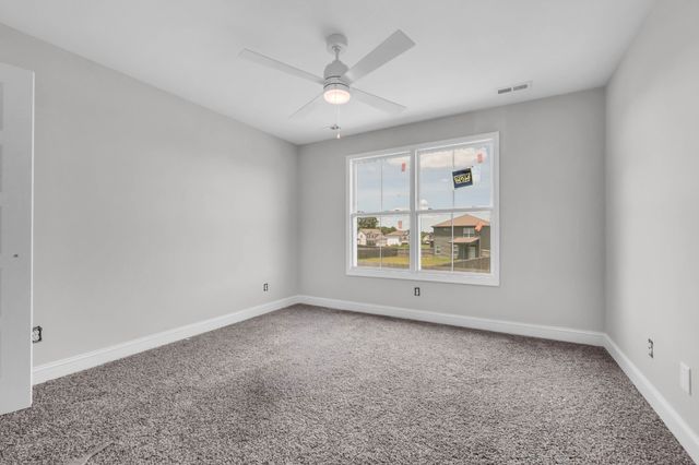160 Leitrim Dr, Clarksville, TN 37042