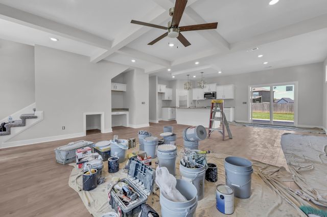 160 Leitrim Dr, Clarksville, TN 37042