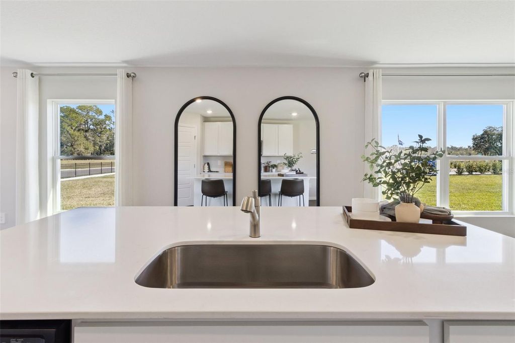 Image 14 of property listing at 219 AMBERWOOD WAY, Umatilla, FL 32784